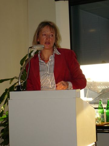 Frau Prof. Dr. Caby (Hochschule Emden/Leer) beim Eröffnungsvortrag zum Thema Aufmerksamkeitsstörungen.