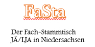 Logo des Fach-Stammtisches JÄ/LJA in Niedersachsen - FaSta in orangefarbenen Buchstaben mit roter Wellenlinie unterstrichen