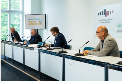 Foto von der Landespressekonferenz im Landtag am 13.07.2022