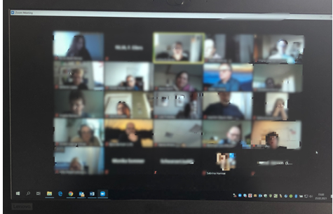 Foto vom Bildschirm mit Teilnehmern während der Online-Sitzung des NLJHA